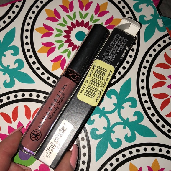 New ABH liquid lip in Crush - Picture 3 of 4